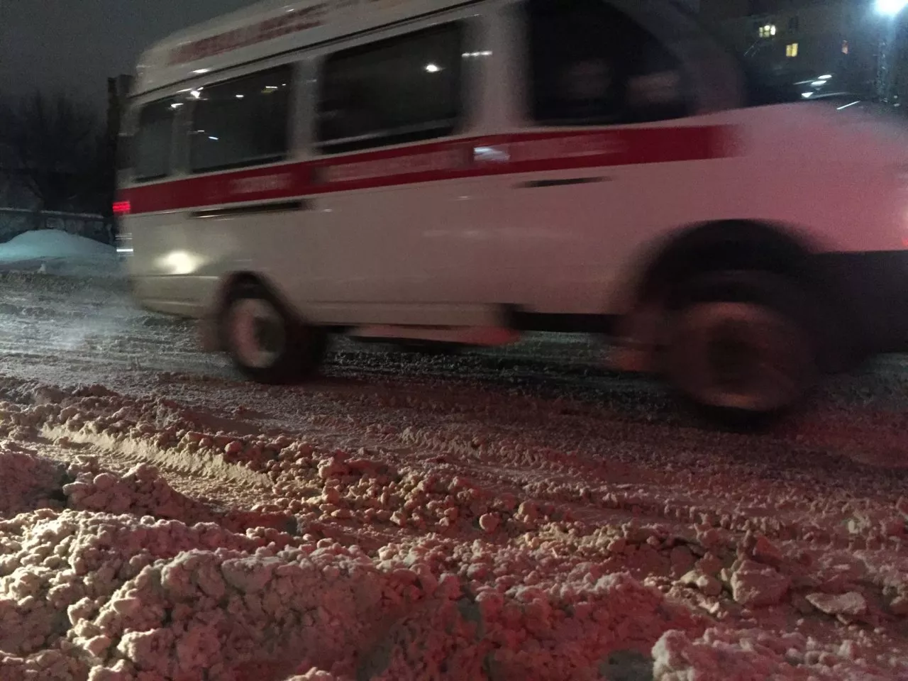 Фото к статье: В Чувашии в два часа ночи пропавшего мужчину нашли лежащим на чужом участке