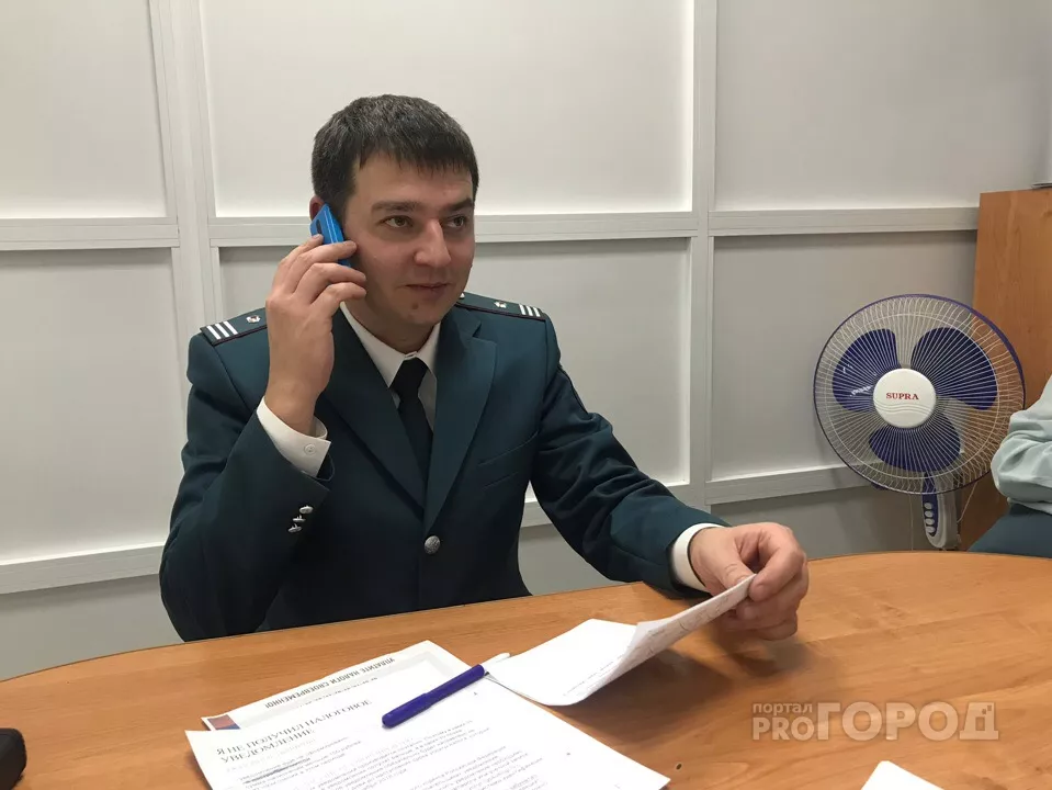 Фото к статье: В Чебоксарах инспектор рассказал, куда идут налоги горожан