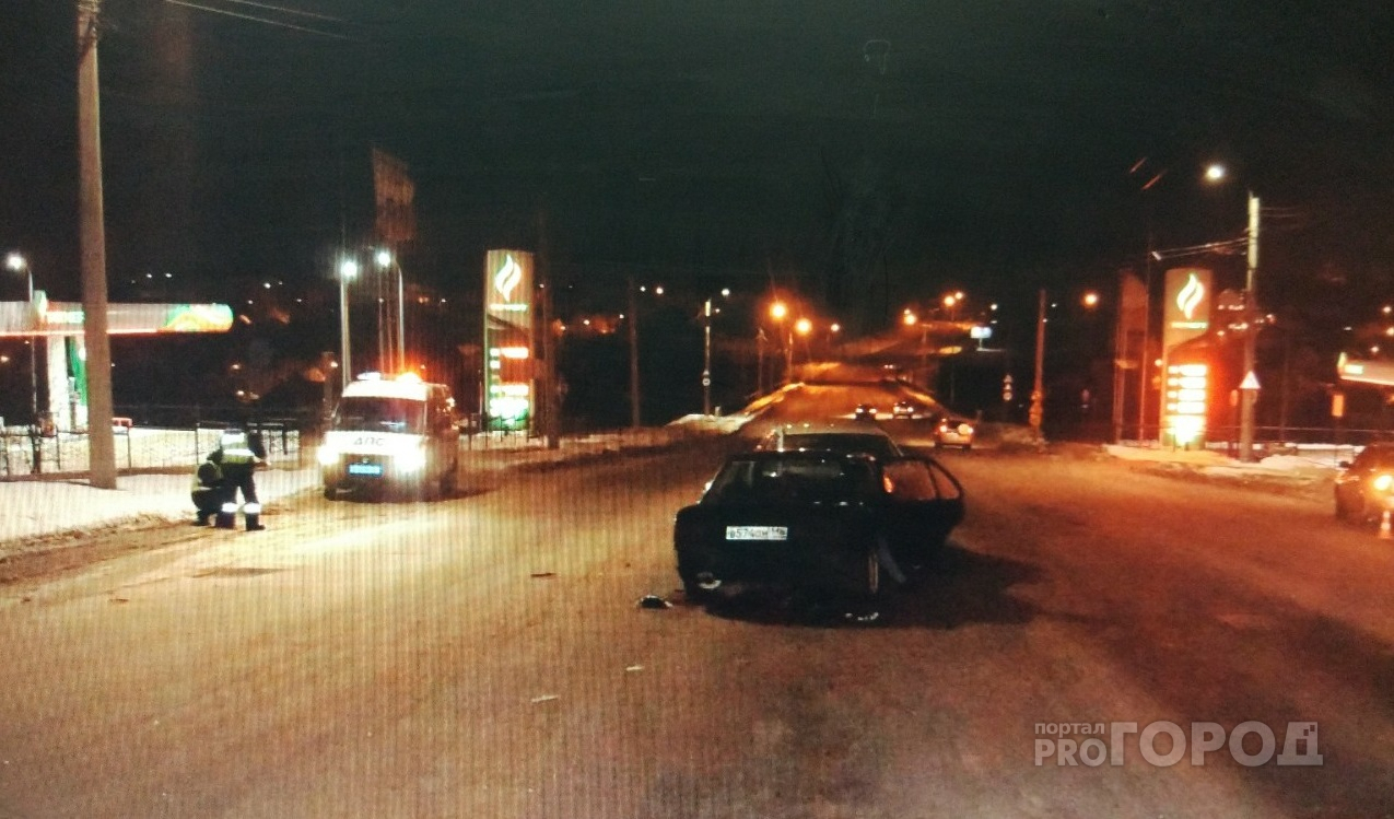 В Чебоксарах в столкновении BMW и Nissan пострадал 44-летний мужчина