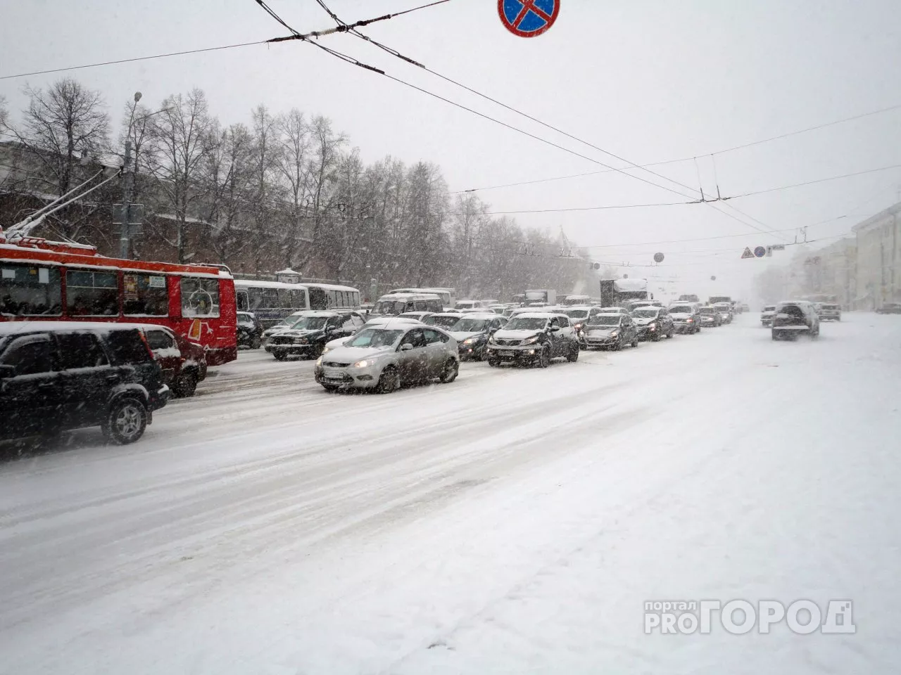 Фото к статье: В Чебоксарах из-за трубопровода несколько дней придется ездить по-особому