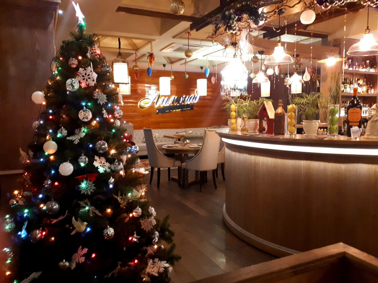 Топ кафе в Чебоксарах, где можно скоротать новогоднюю ночь недорого