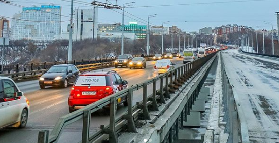 Открытие Московского моста начнется с перекрытия дорог