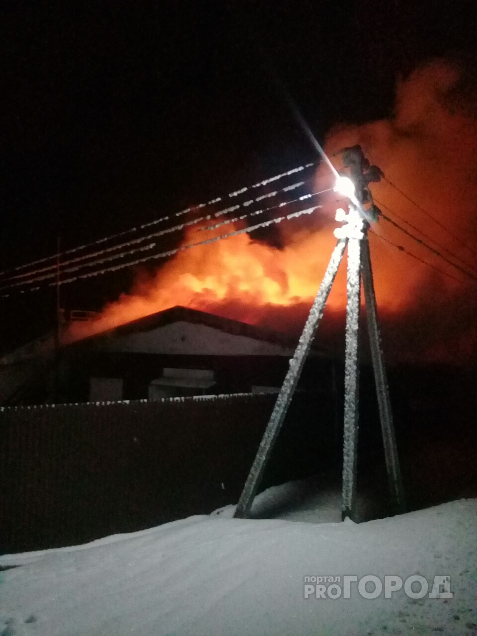В Чебоксарском районе сгорела частная птицеферма