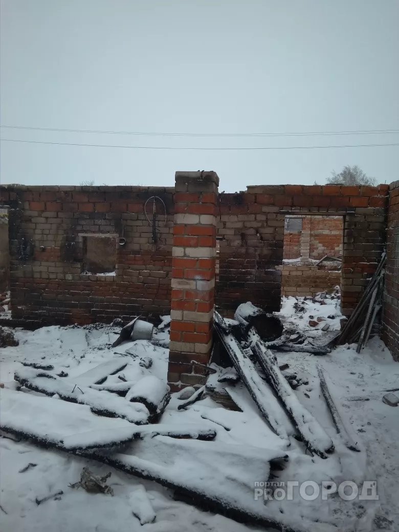 Фото к статье: В Чебоксарском районе у семьи в пожаре сгорело все