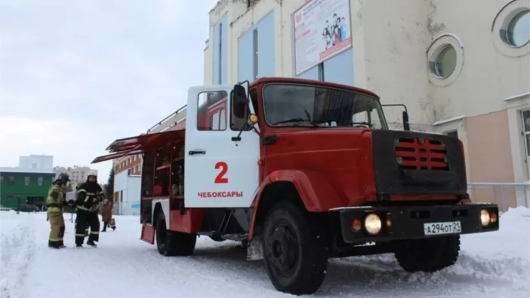 Фото к статье: В новогодние праздники в Чувашии подразделения МЧС приведут в повышенную готовность