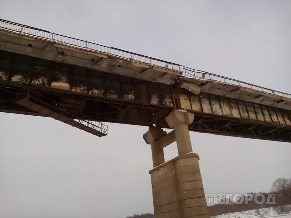 Фото к статье: Жители считают Порецкий мост опасным для жизни