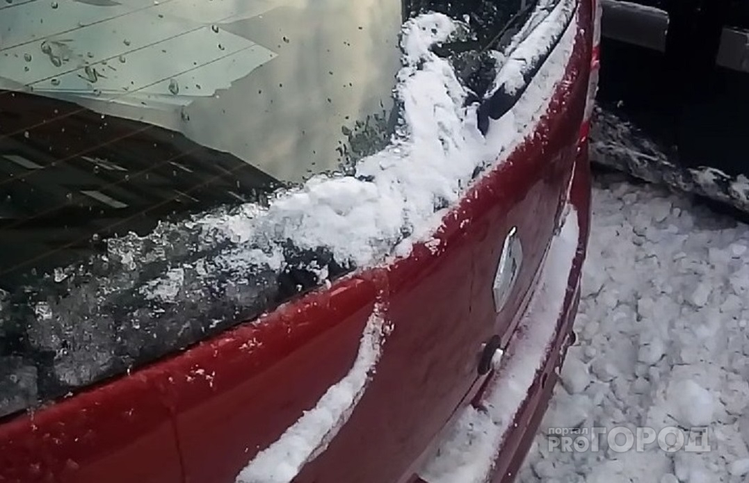 Новочебоксарка: "Сосед по парковке заблокировал мне снегом выезд и нахамил"