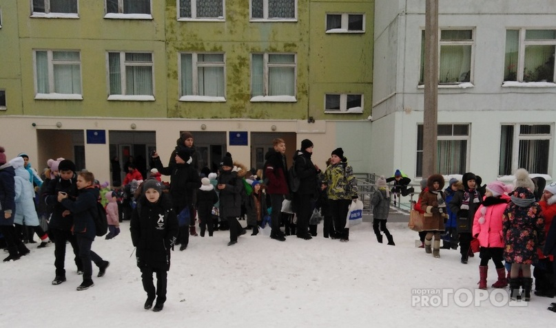 Из чебоксарских школ были эвакуированы 11 тысяч учеников