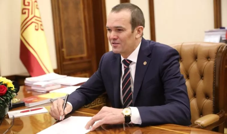 Фото к статье: Игнатьев подписал законы о налогах и животных в Чувашии