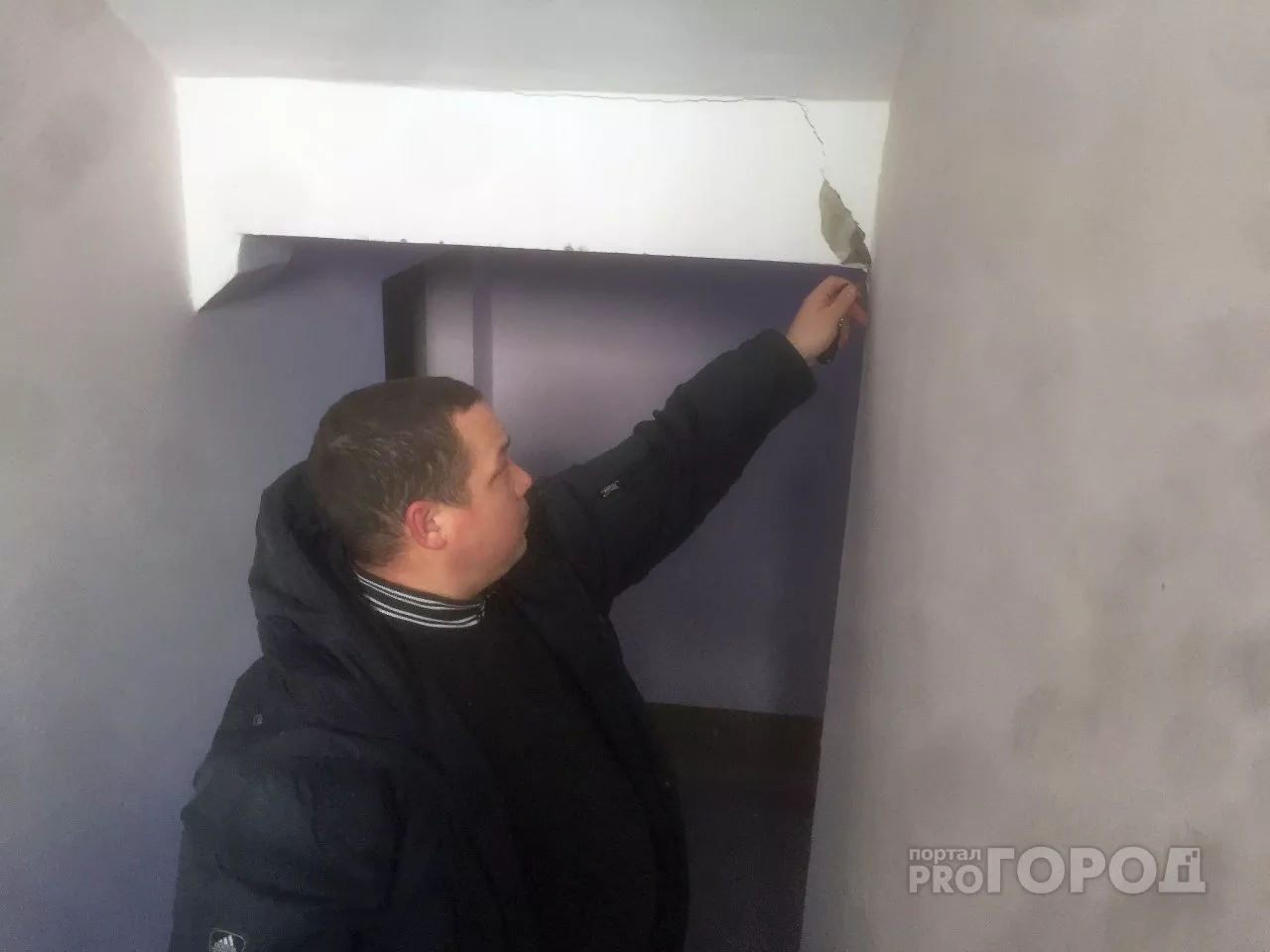 Фото к статье: Житель дома в Садовом: «Трещины в доме появились сразу на нескольких этажах»