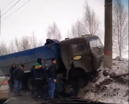 Фото к статье: Появилось видео момента ДТП, в котором погиб водитель КамАЗа