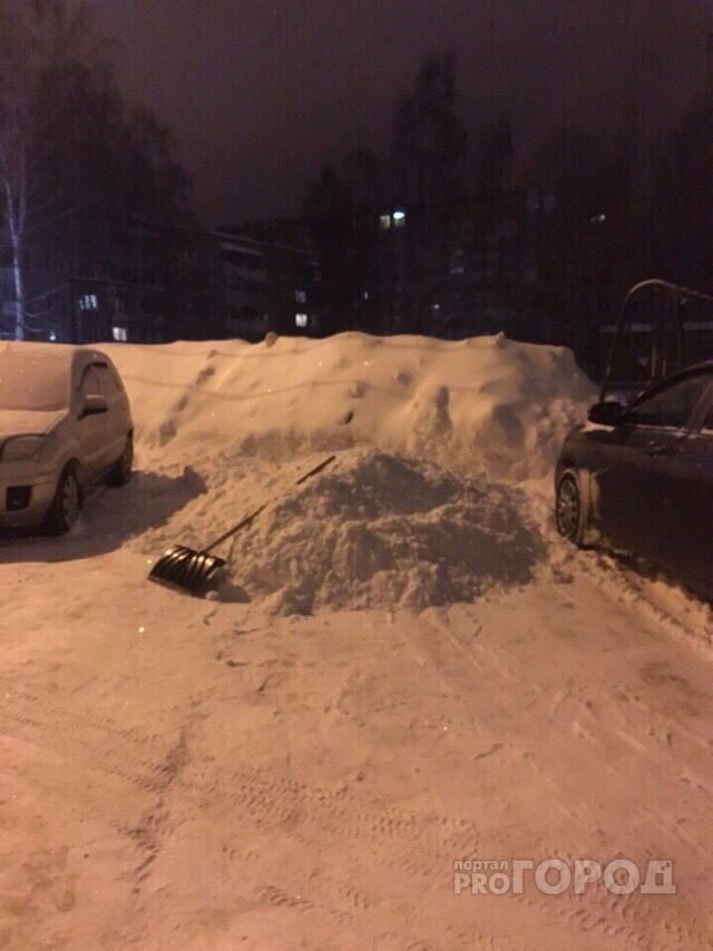 Чебоксарка о борьбе за парковочное место: "Закидывают снегом, преграждают машинами выезд"