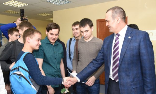 Игнатьев призвал задержать молодежь в Чувашии