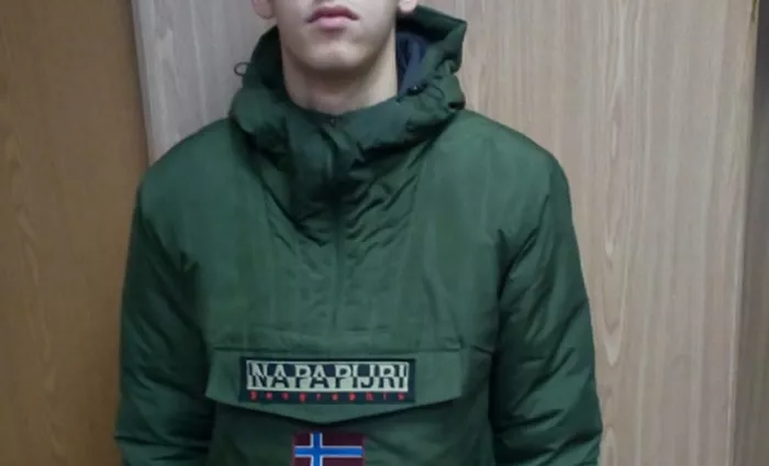 Фото к статье: Молодой петербуржец обманул жительницу Цивильска на продаже детали к айфону