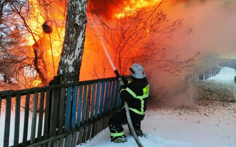 В Новочебоксарске устанавливают причину пожара на даче