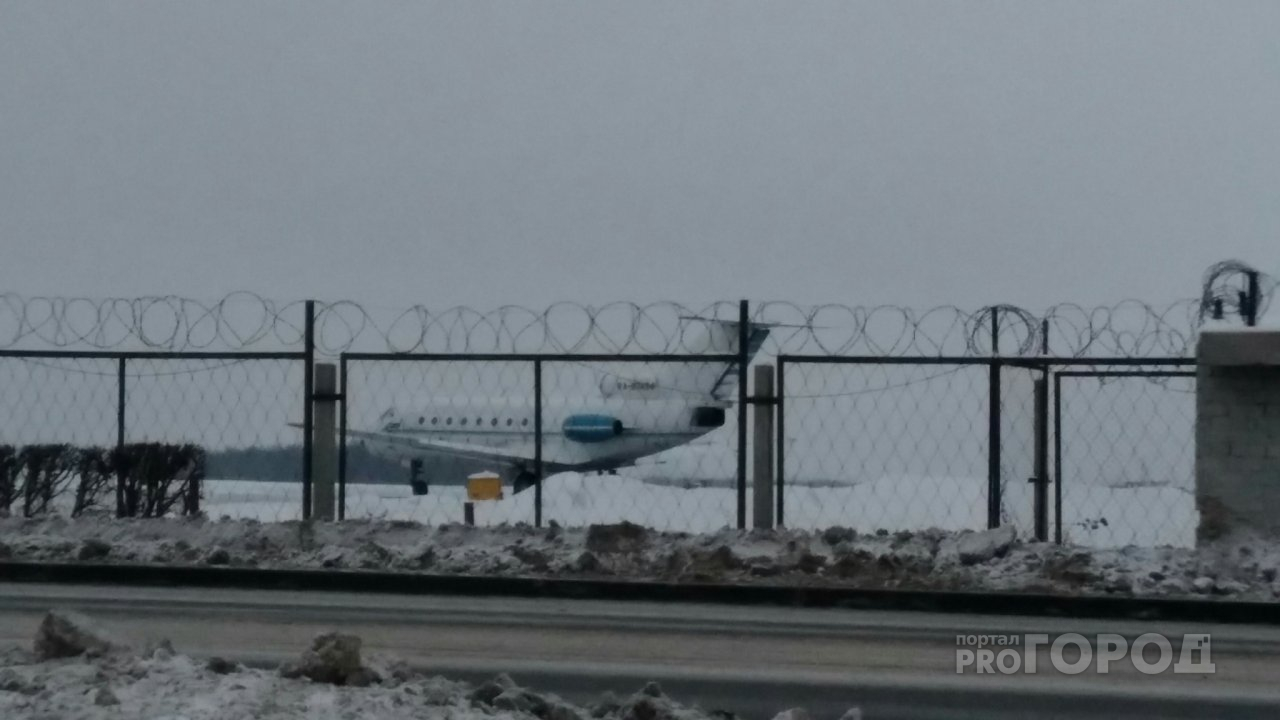 Пассажиров самолета высадили и приостановили вылеты из Чебоксар