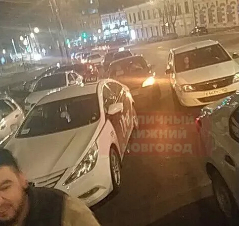 Фото к статье: Полиция возбудила дело после драки чувашских и нижегородских таксистов
