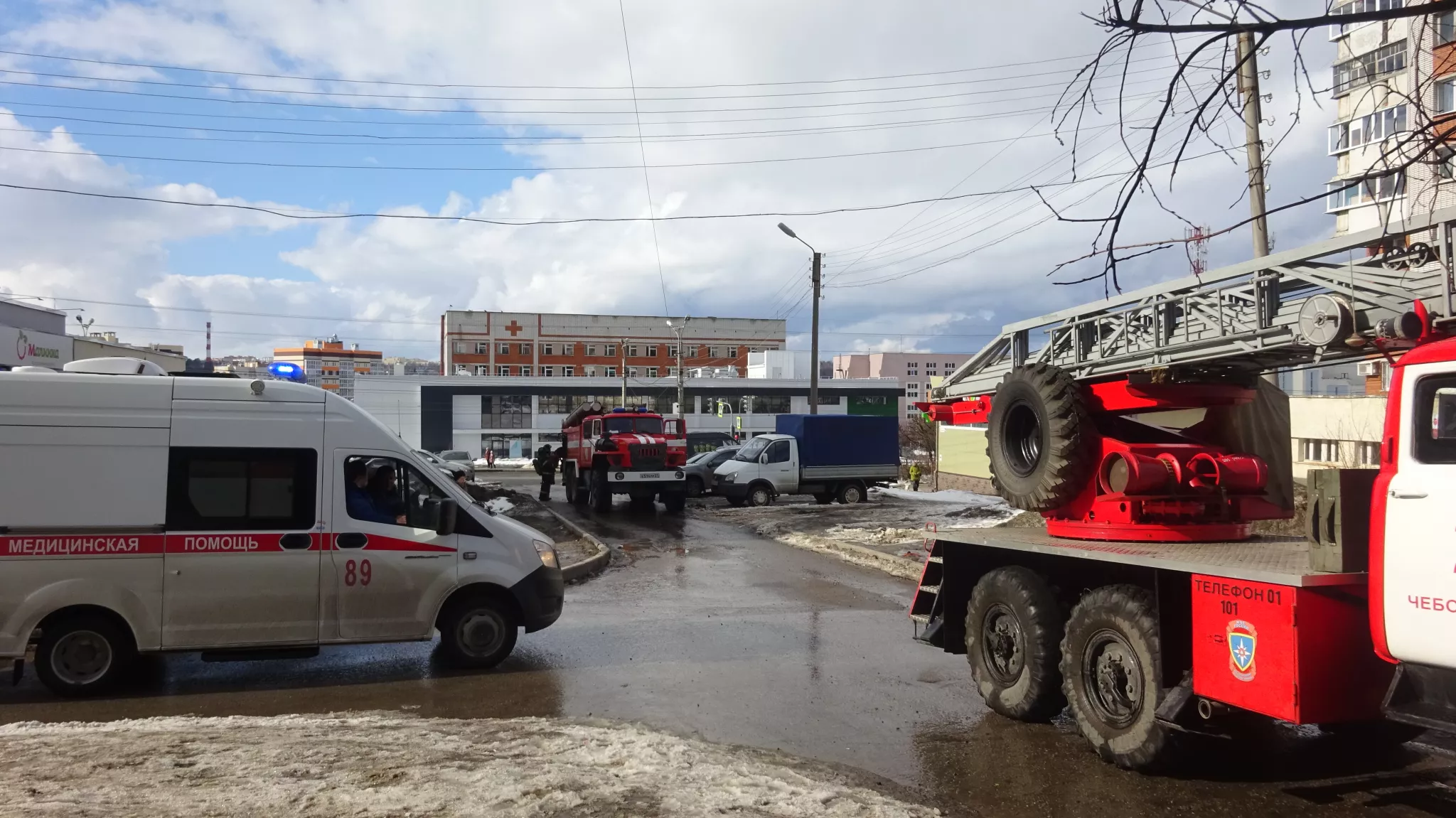 Фото к статье: Чебоксарка не уследила за едой на плите и соседи вызвали пожарных