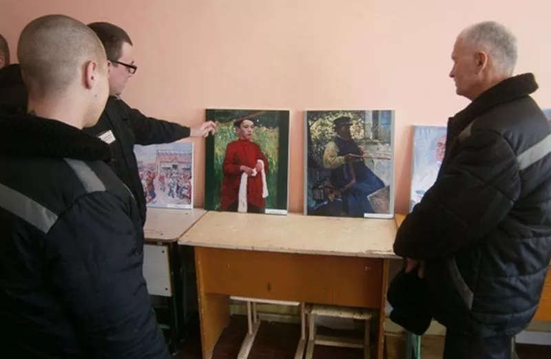 Фото к статье: В Чувашии в исправительной колонии устроили художественный музей