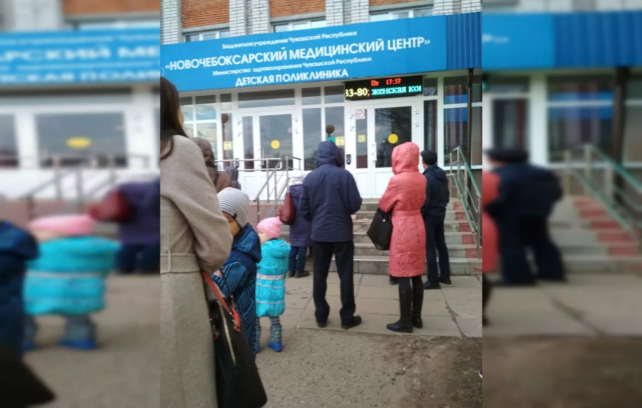 Фото к статье: В Новочебоксарске больницы проверяют на наличие взрывных устройств
