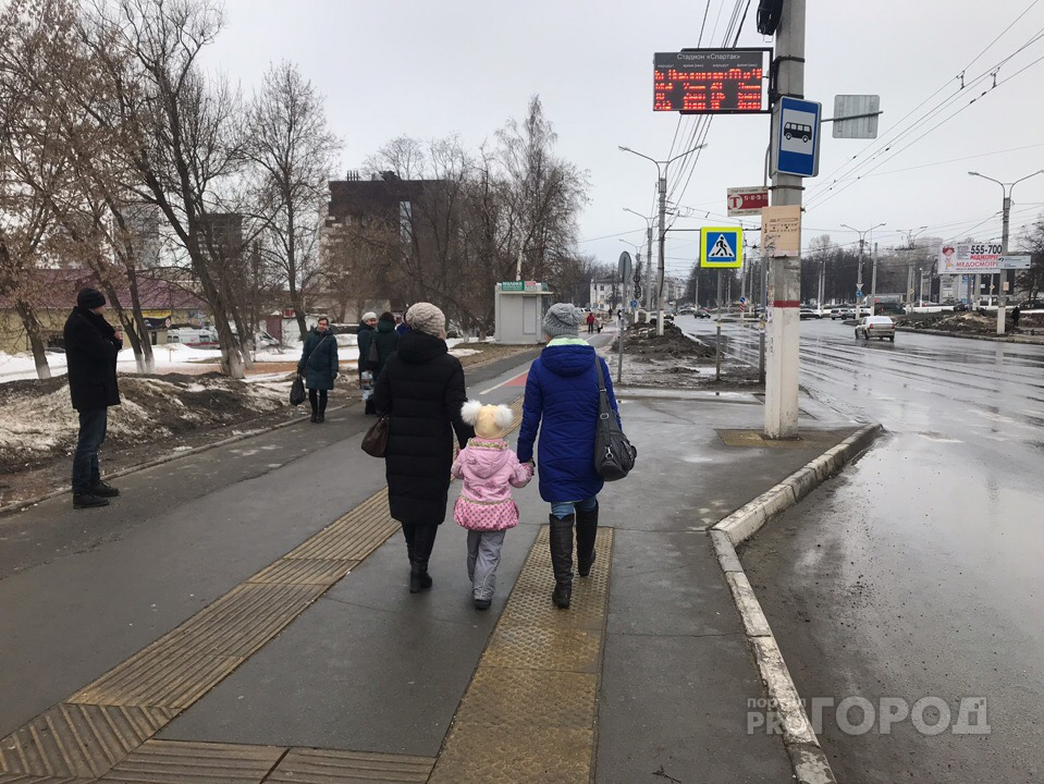 В Козловке дошколята и их родители ежедневно ездят в детский сад за 5-6 километров