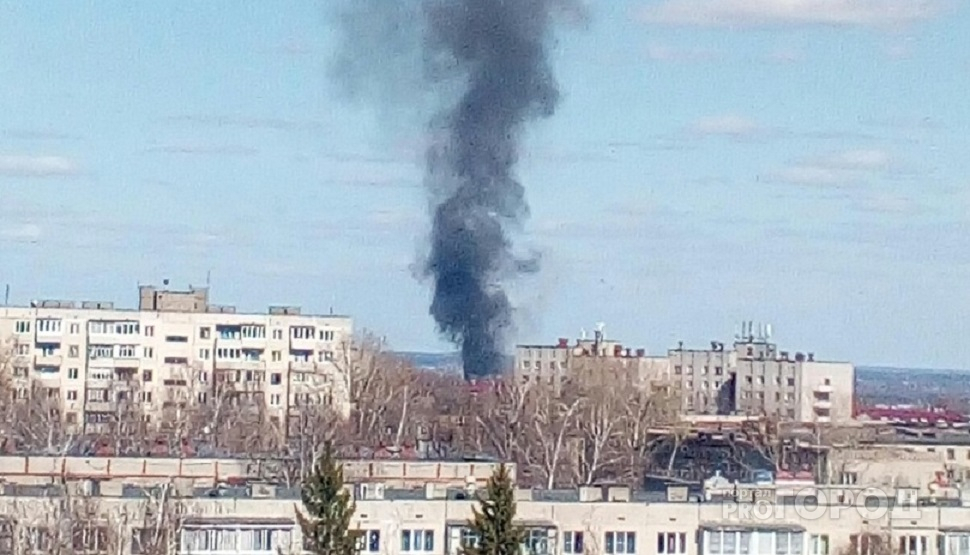 Жители Новочебоксарска увидели в небе клубы черного дыма