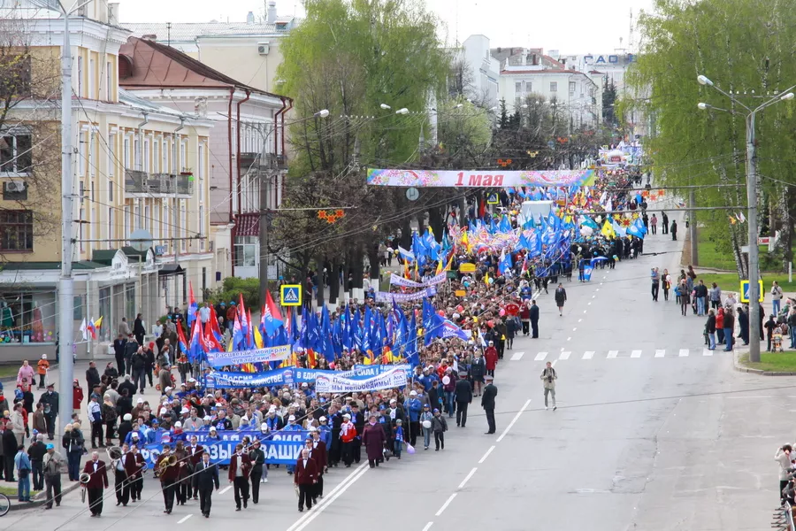 Фото к статье: Афиша на 1 Мая: праздничное шествие, концерты, развлечение в парках