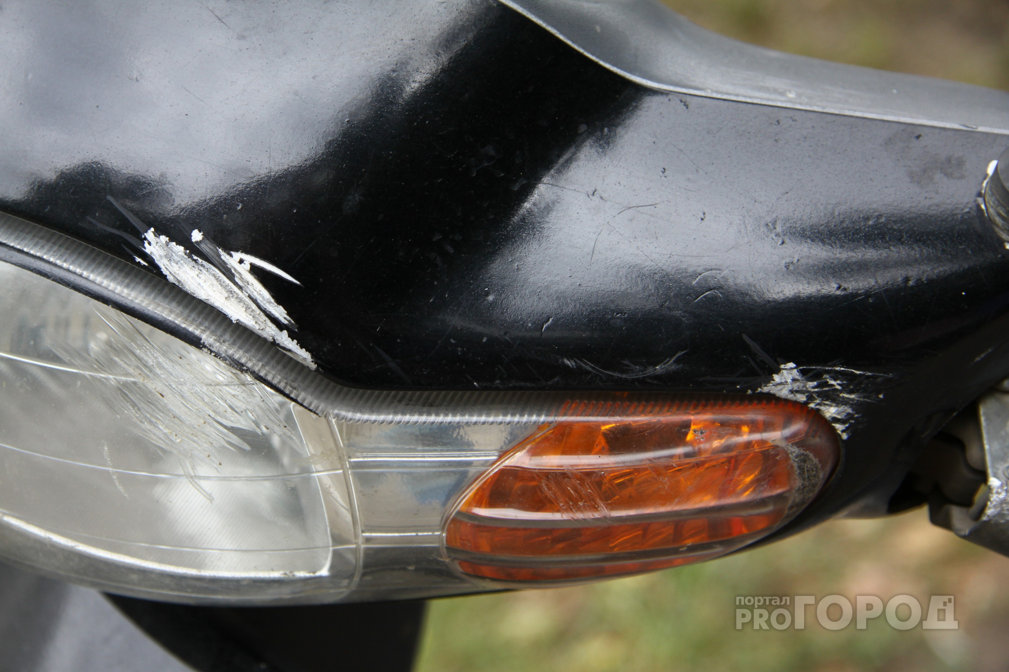 В Чувашии в ДТП пострадал бесправный водитель скутера