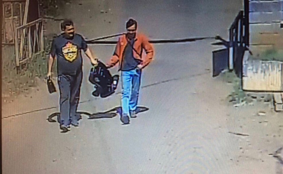 В Чебоксарах полицейские разыскали мужчин, забравших детское автокресло