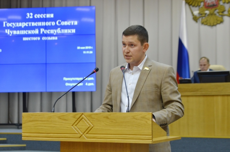 Депутат подвергся нападкам из-за критики похорон министра за 186 тысяч рублей