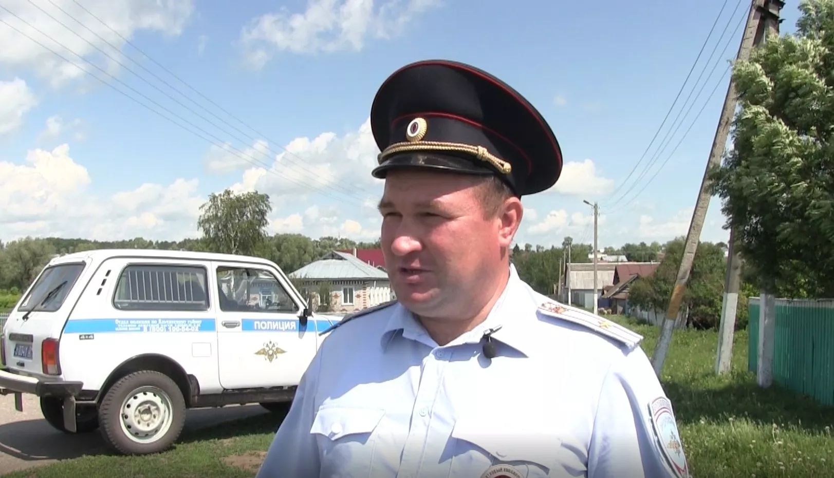 Фото к статье: В Яльчикском районе двое жителей осуждены за нападение на полицейского