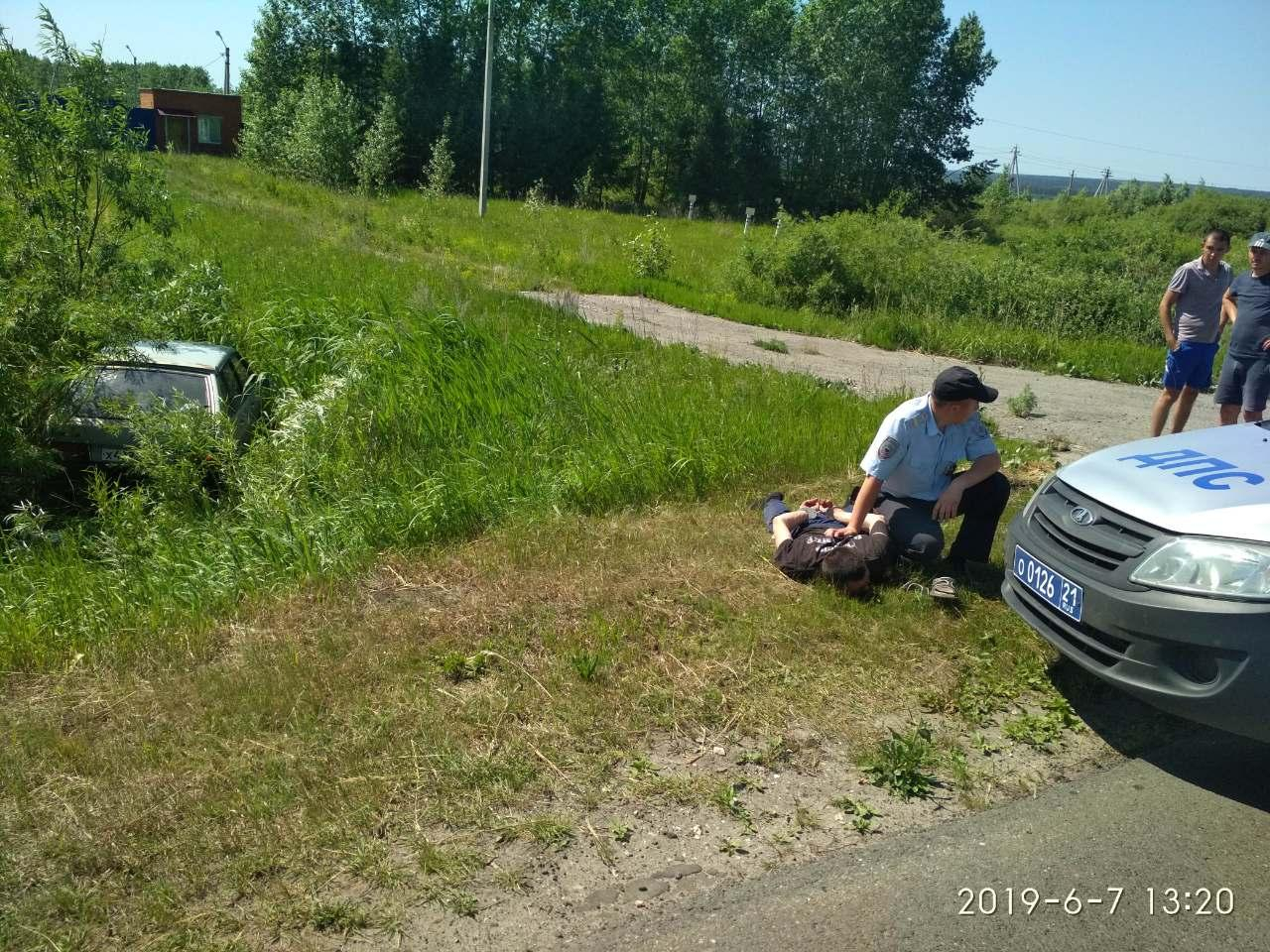 В Чувашии пьяный водитель деревенскими закоулками уходил от погони