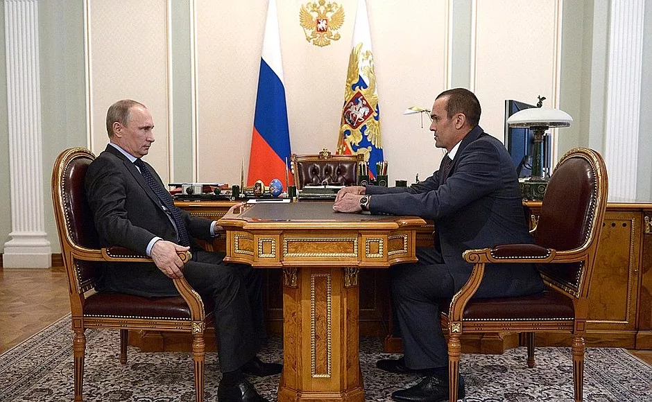 Фото к статье: Путин поздравил Игнатьева и жителей Чувашии с Днем России, напомнив о долге