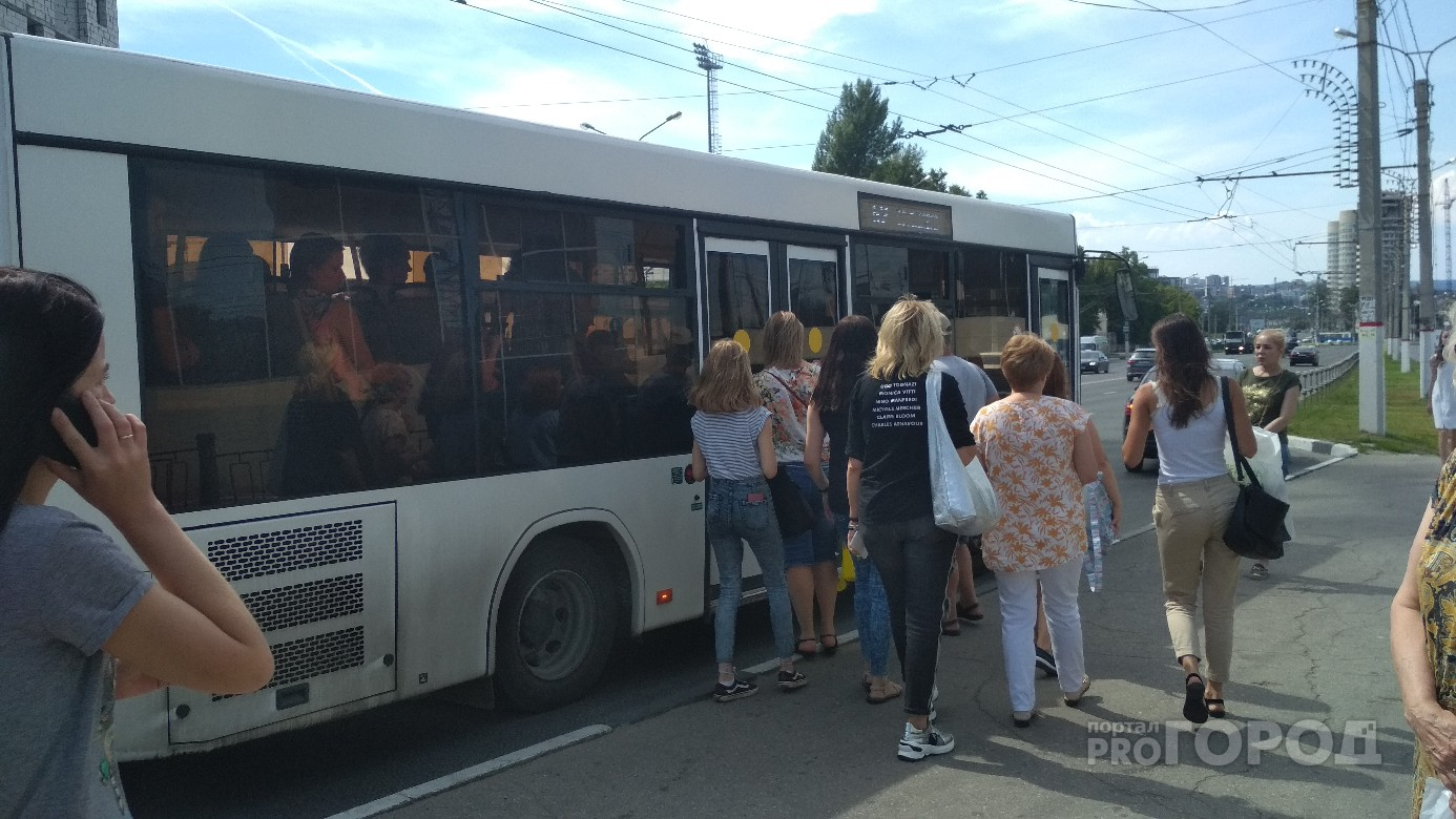 В Чебоксарах работу автобусов и троллейбусов продлят на час в честь праздника