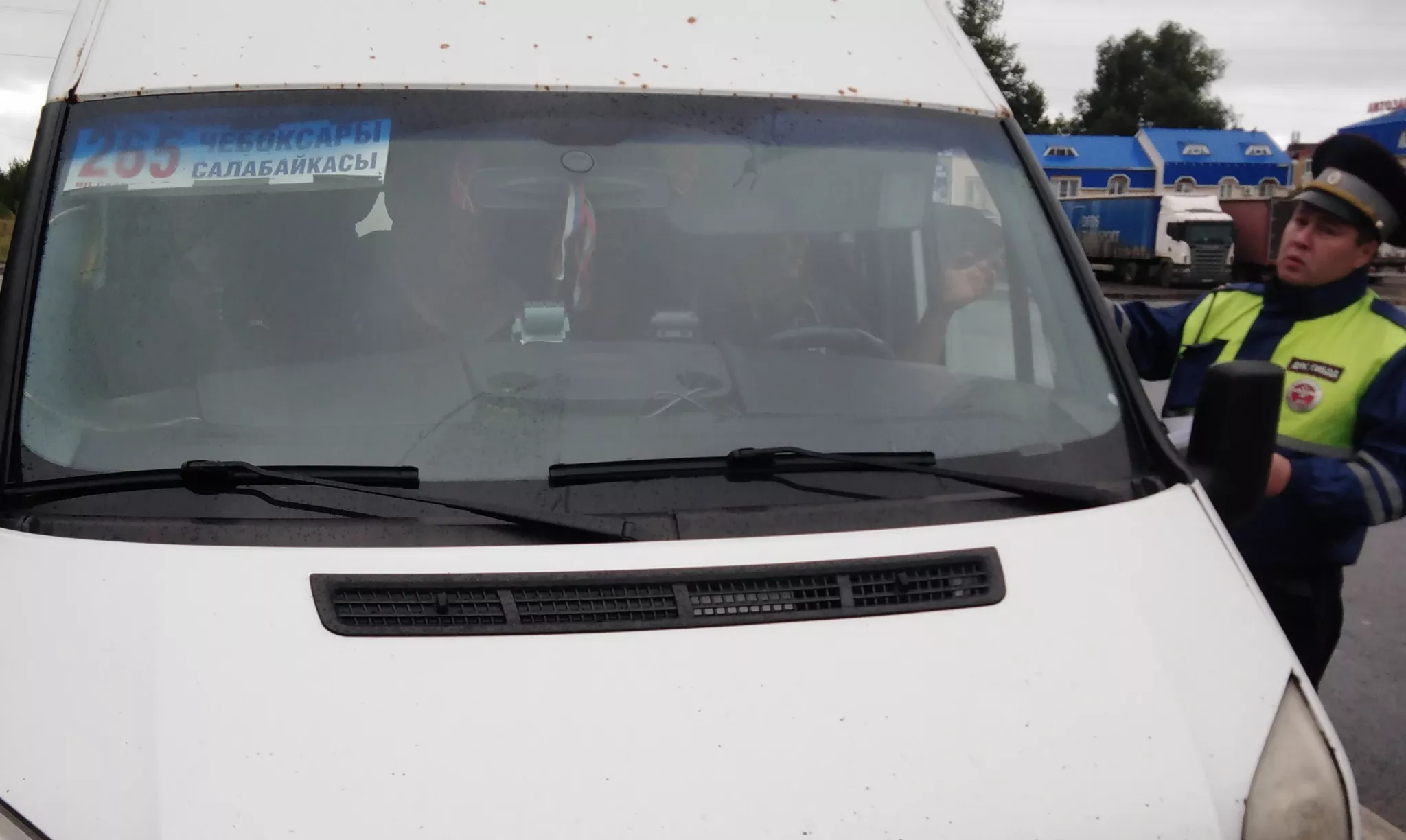 Фото к статье: Во время рейда инспекторы ГИБДД проверили 40 автобусов