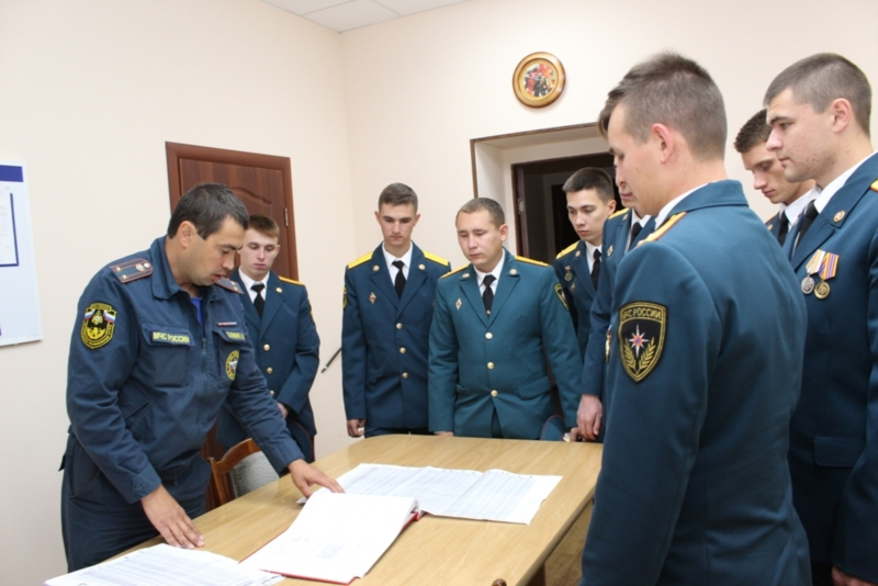 Восемь молодых офицеров пополнили личный состав МЧС Чувашии