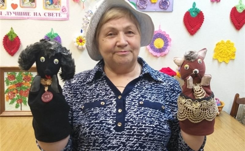 Жительница Чувашии шьет куклы для пальчикового театра детям-сиротам