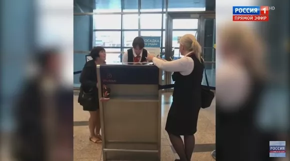 Фото к статье: На авиакомпанию, не пустившую женщину на самолет до Чебоксар, завели дело