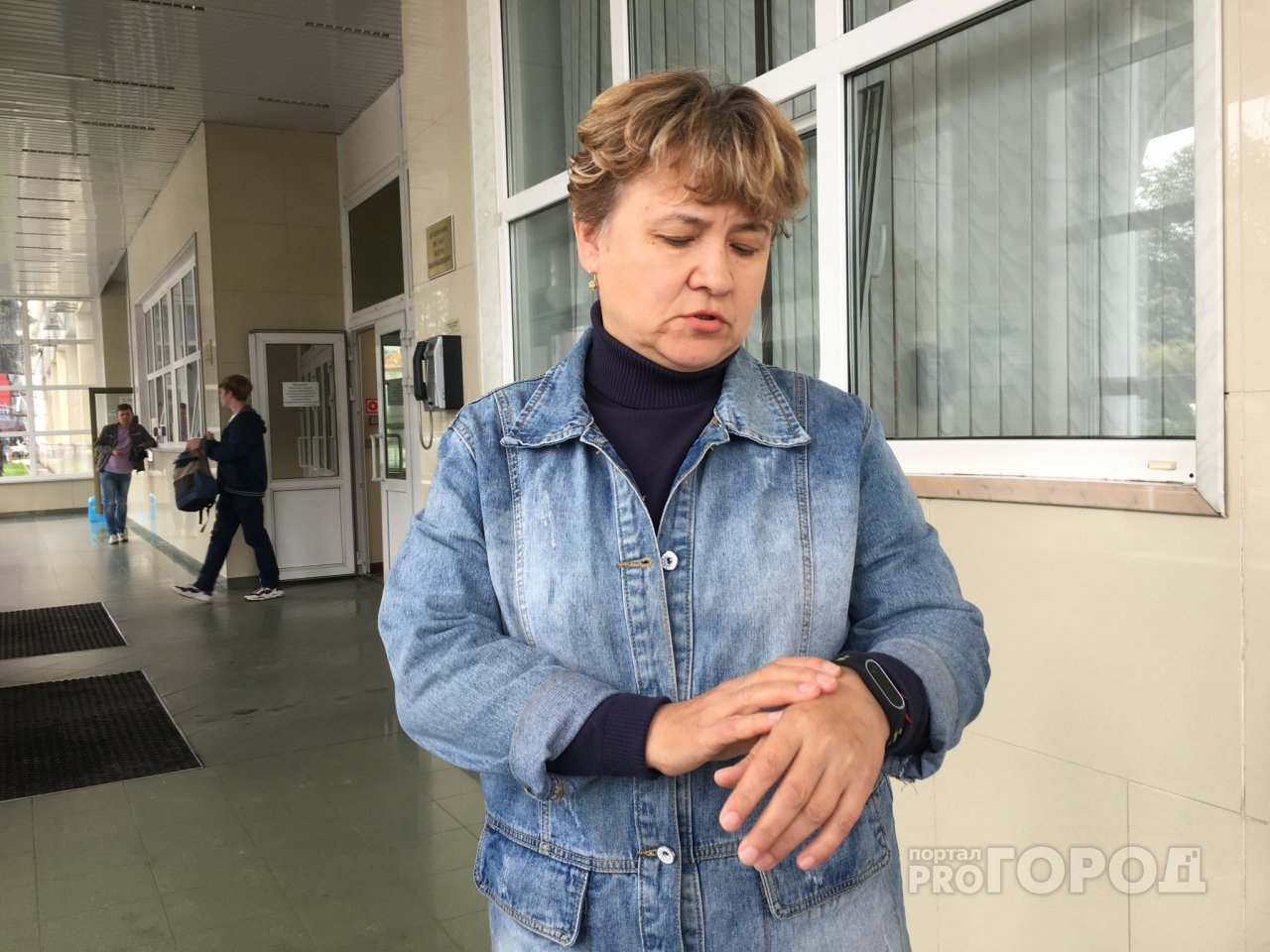 Упавшая в автобусе чебоксарка: "Вместо извинений водитель сравнил меня с неваляшкой"
