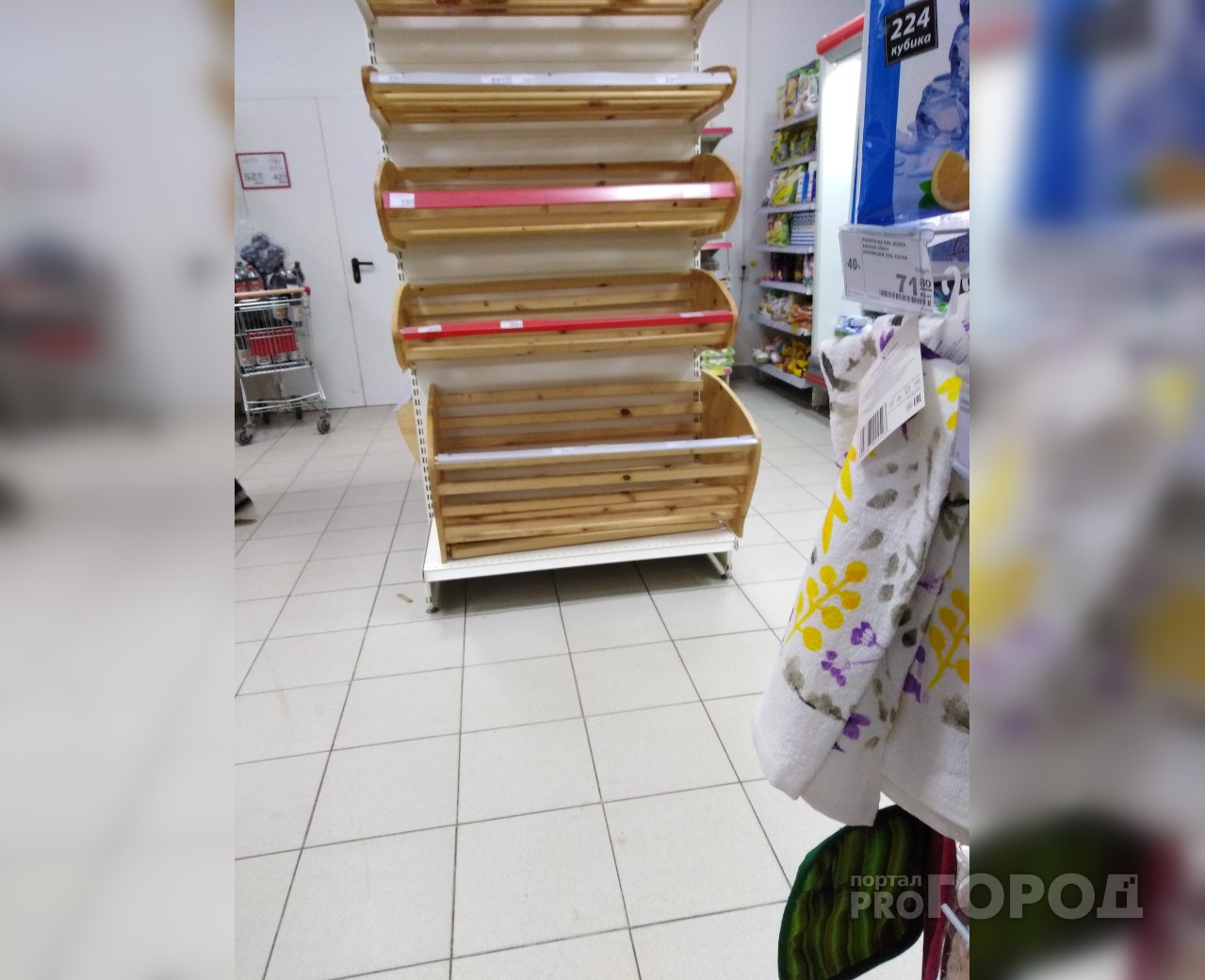 Жители Чебоксар сообщают о пустующих хлебных полках в супермаркетах