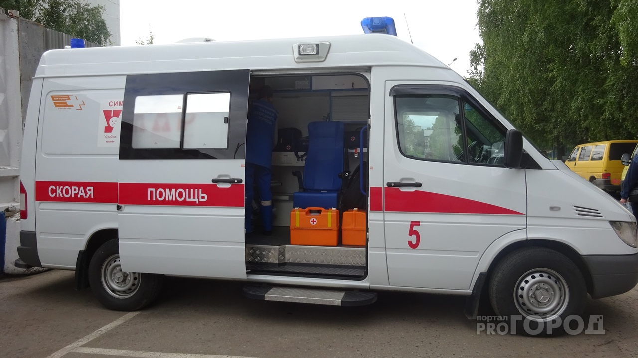 В Новочебоксарске медики приехали к рожающей женщине и спасли младенца