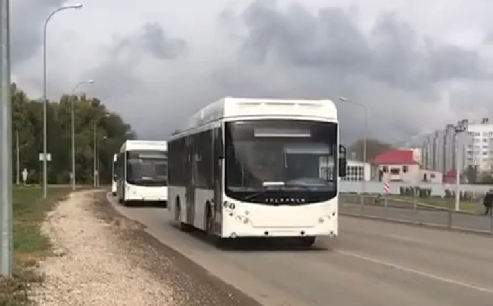 В Чебоксары приехали 10 новых автобусов