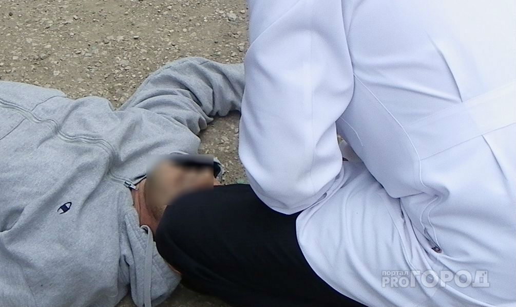 В Чебоксарах женщина разбила бутылку о голову мужчины и вонзила в него осколок
