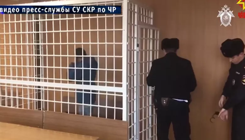 Фото к статье: Появились кадры задержания тирана, избивавшего собственную дочь