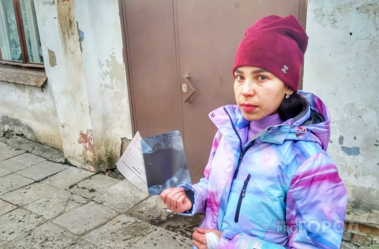 Фото к статье: Молодые мамы подрались в больнице за очередь к педиатру