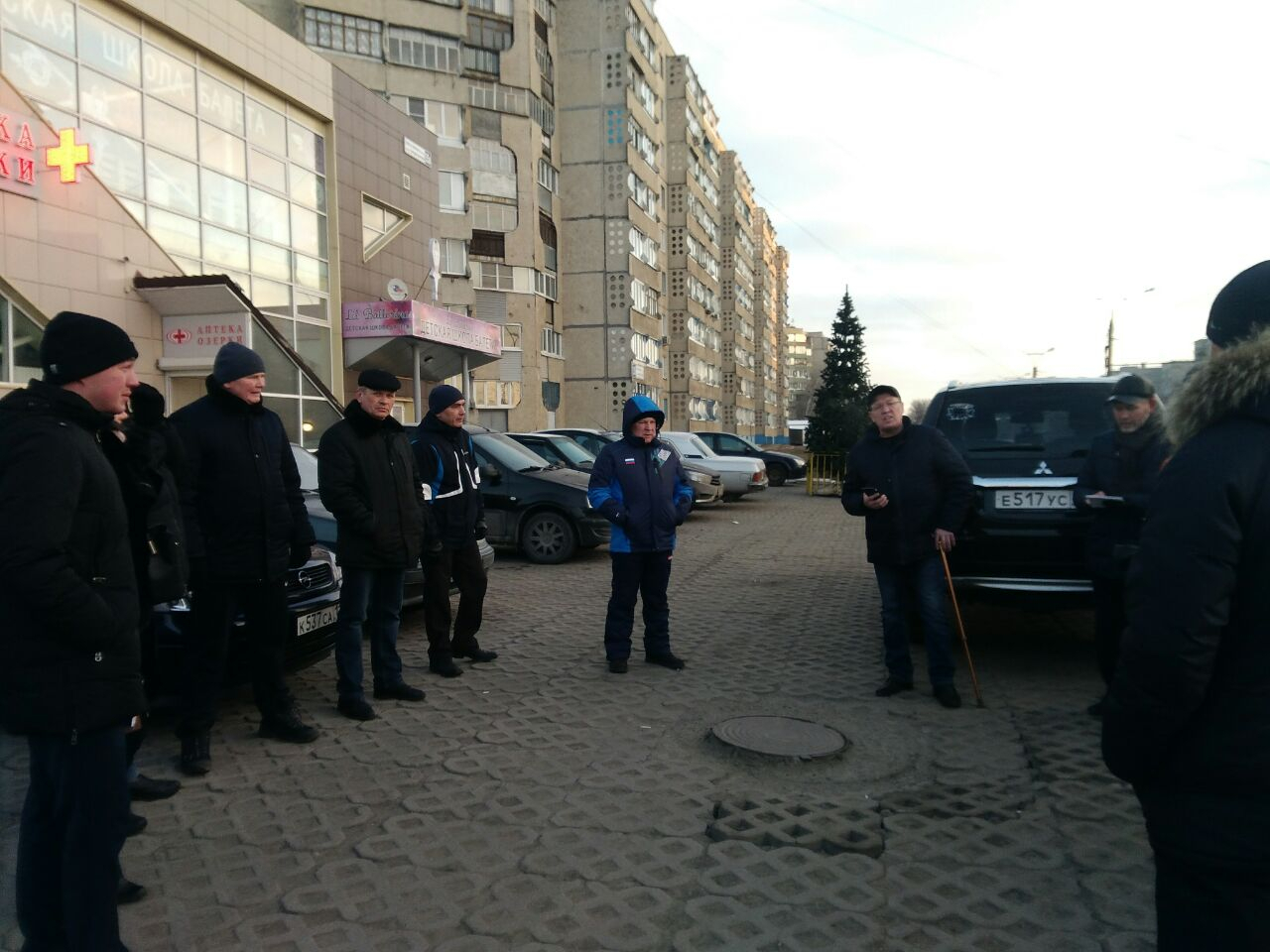 Чиновники осмотрели дворы в Новоюжном районе Чебоксар