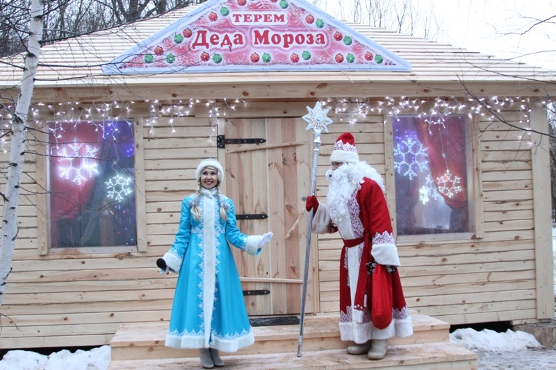 Дом Деда Мороза в Новочебоксарске не смог открыться из-за ледяной напасти
