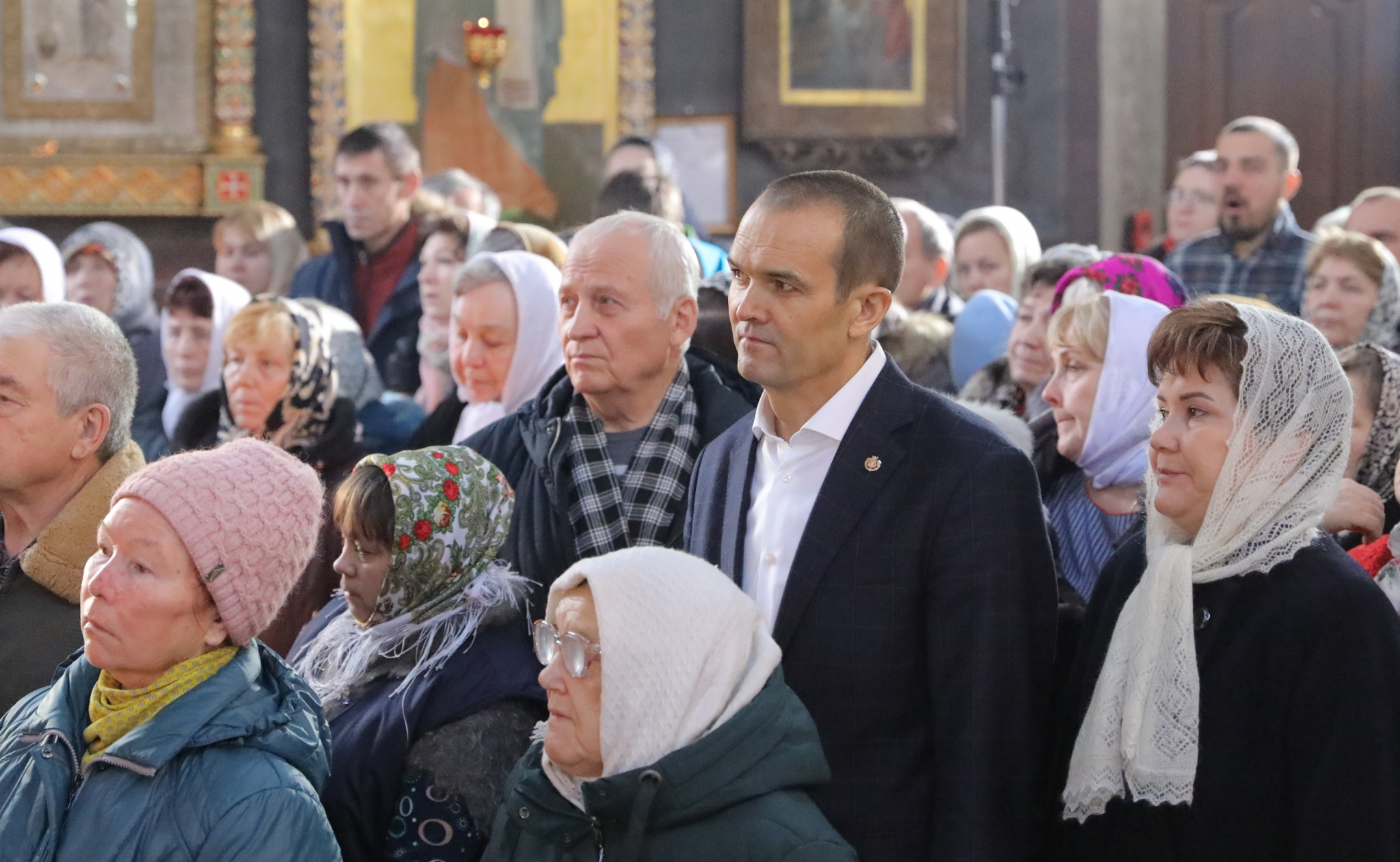 Игнатьев с женой посетили рождественскую службу в чебоксарском соборе