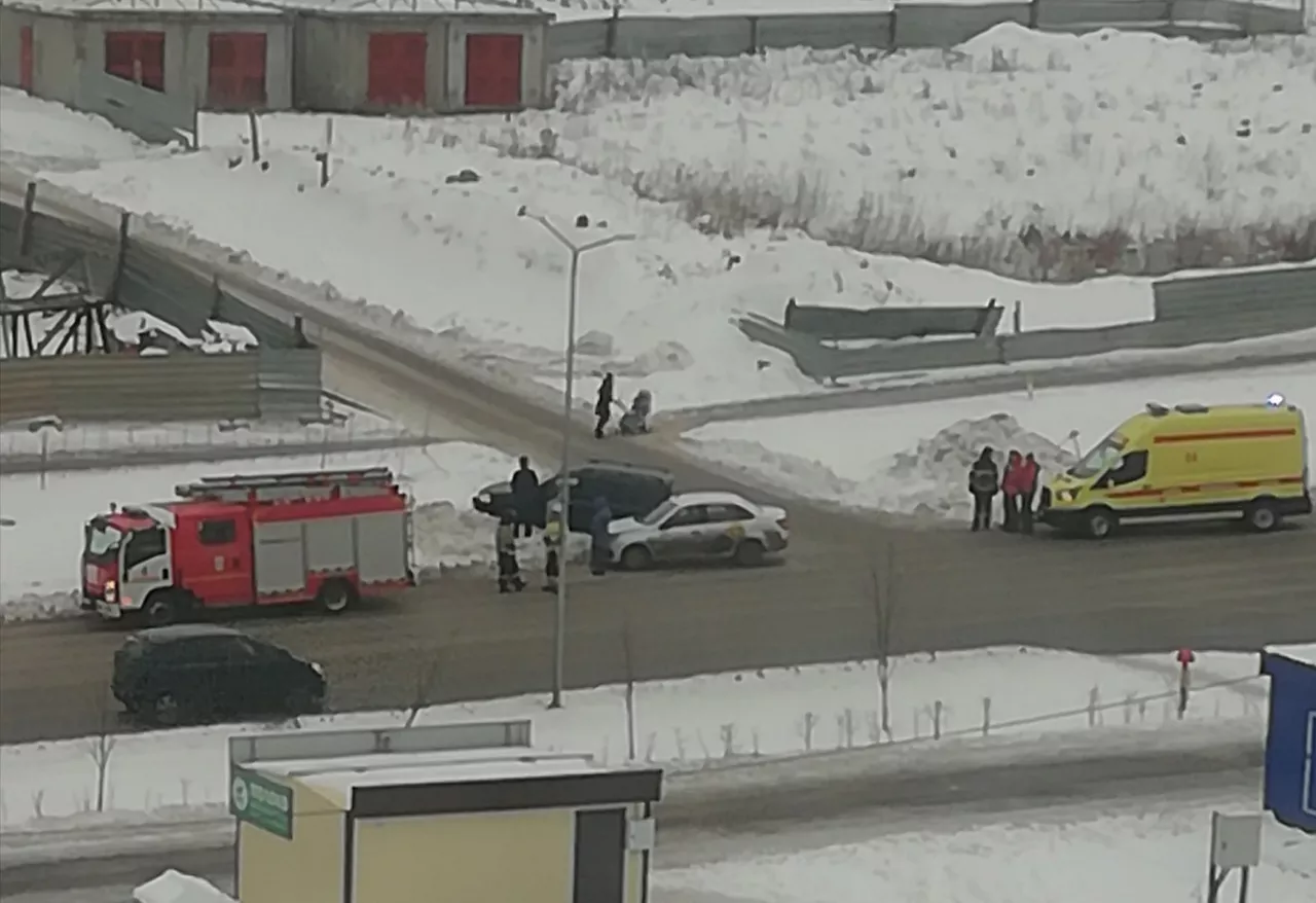 Фото к статье: В Садовом две легковушки не поделили дорогу