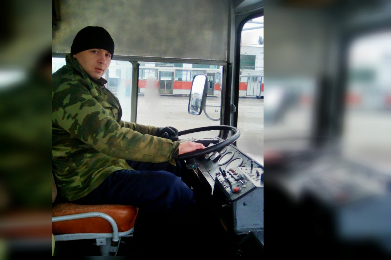 Водитель троллейбуса встретил свою любовь из-за слетевших "рогов" транспорта